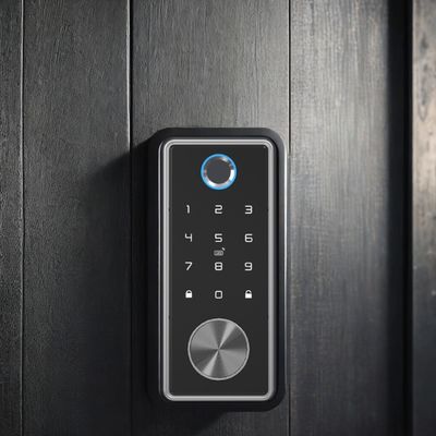 Fechadura inteligente de porta de madeira com código Tuya e tecnologia de reconhecimento de impressões digitais